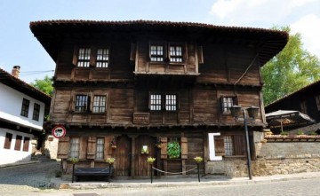 Elena town, historic houses