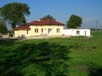 Renovated house with barbecue area 40 km from the sea