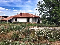 House for sale close to the sea