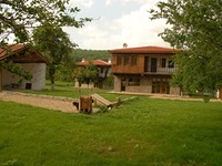 Three houses for sale near Shoumen