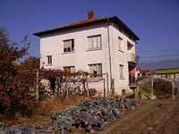 Two Storey House With 9 Rooms